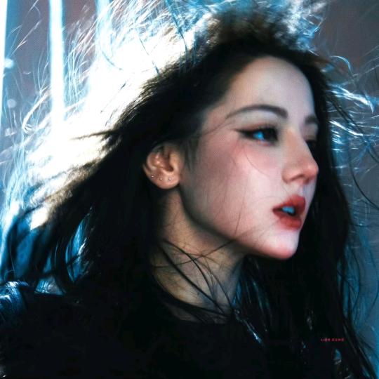 依音.