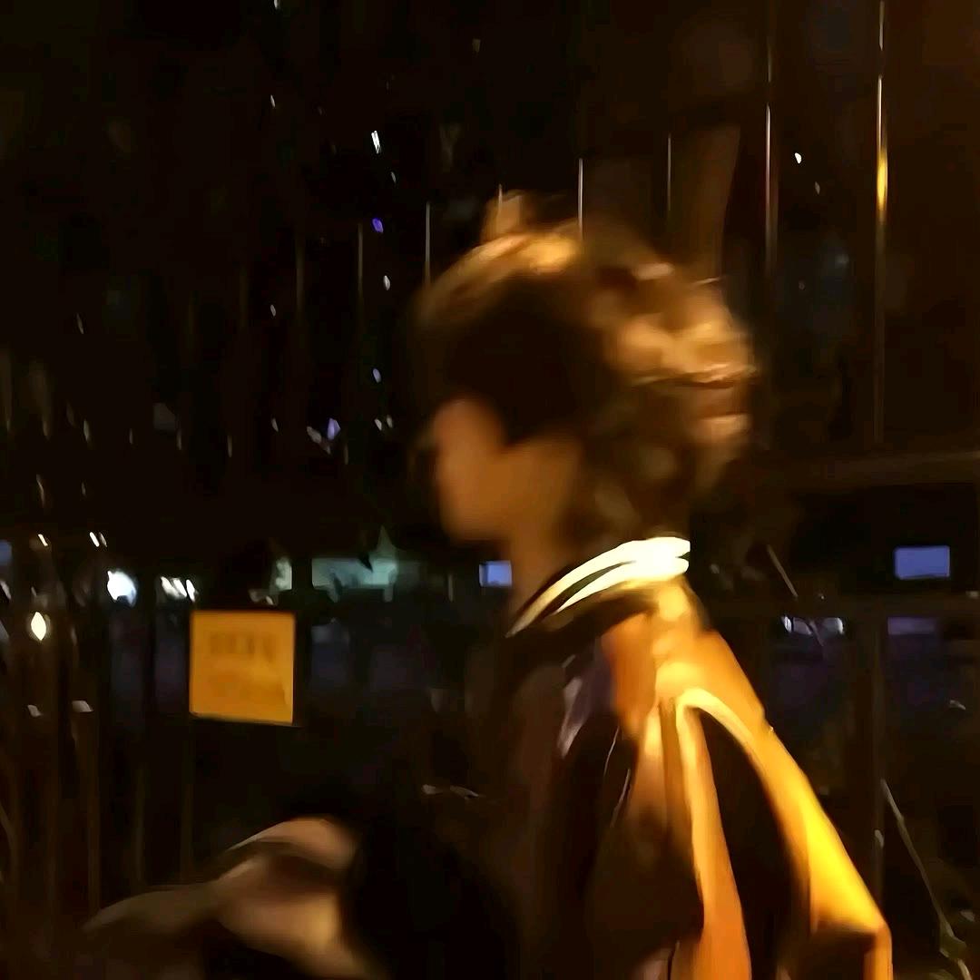 ── 展开521条回复 ⌵