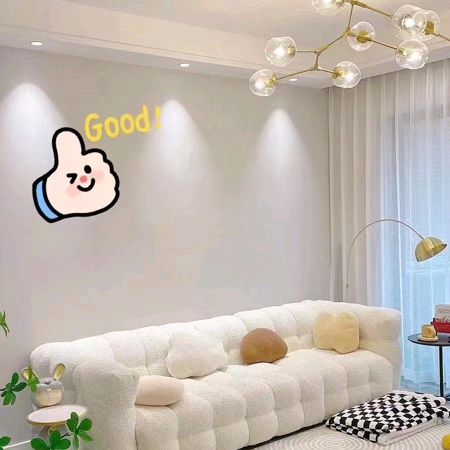 慕   然
