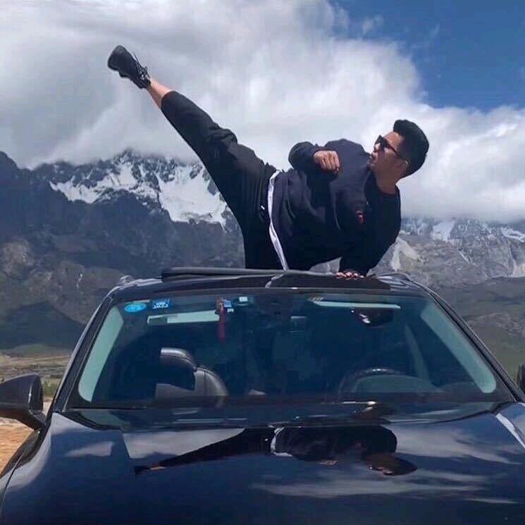 艾教在跑步（迦旭跆拳）