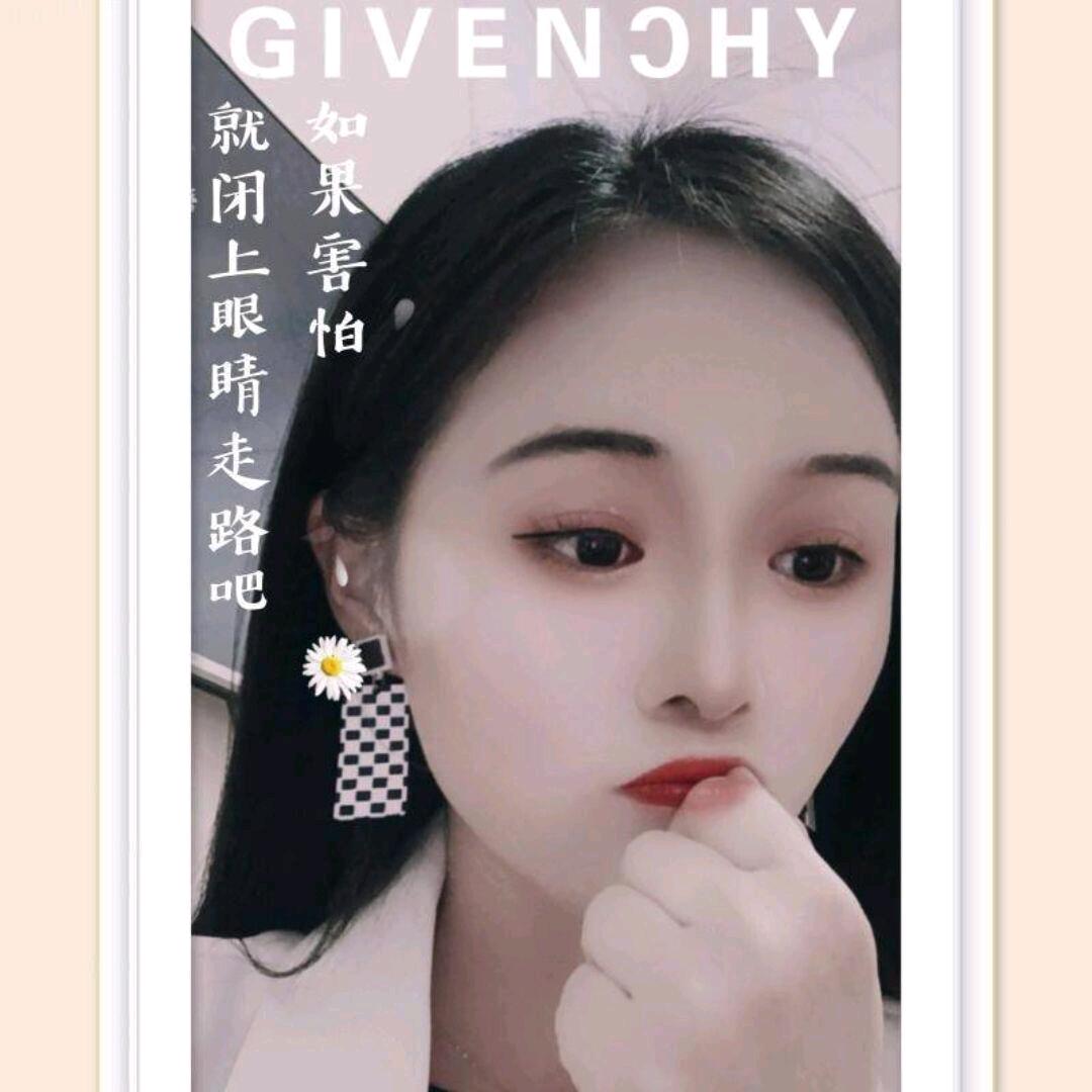 🚶🏻‍♀️☔️