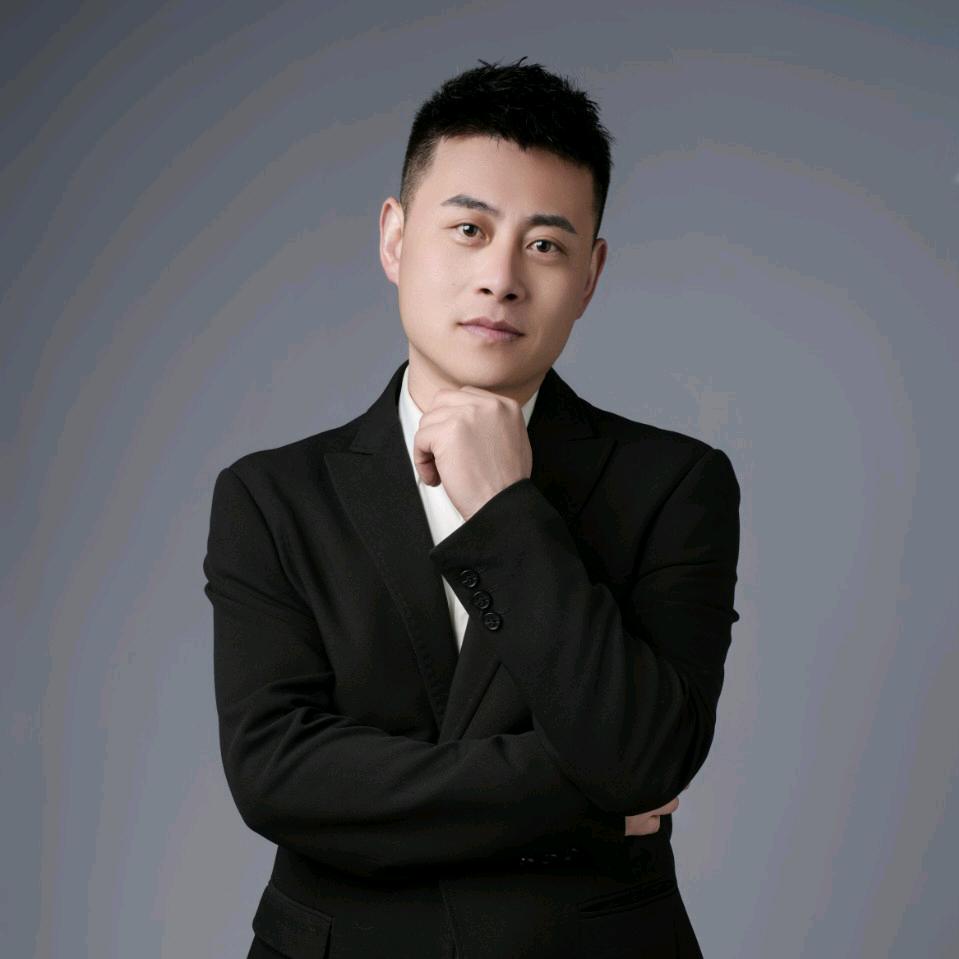 诸城玉恩美业创始人～管鹏