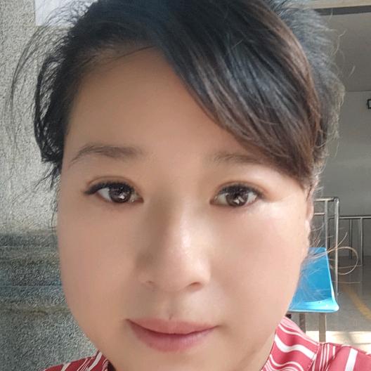 黄诗文