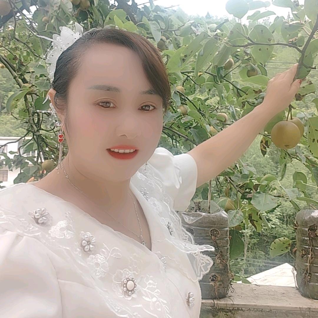 幸福的枚瑰🍎🍎🌹🌹🌹🌹