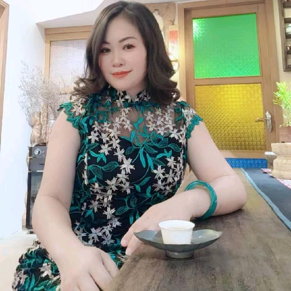 张芸