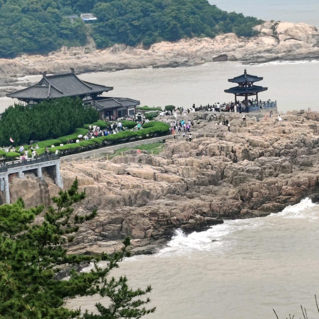 ZHOUHAIYAN忘记过去，航向未来