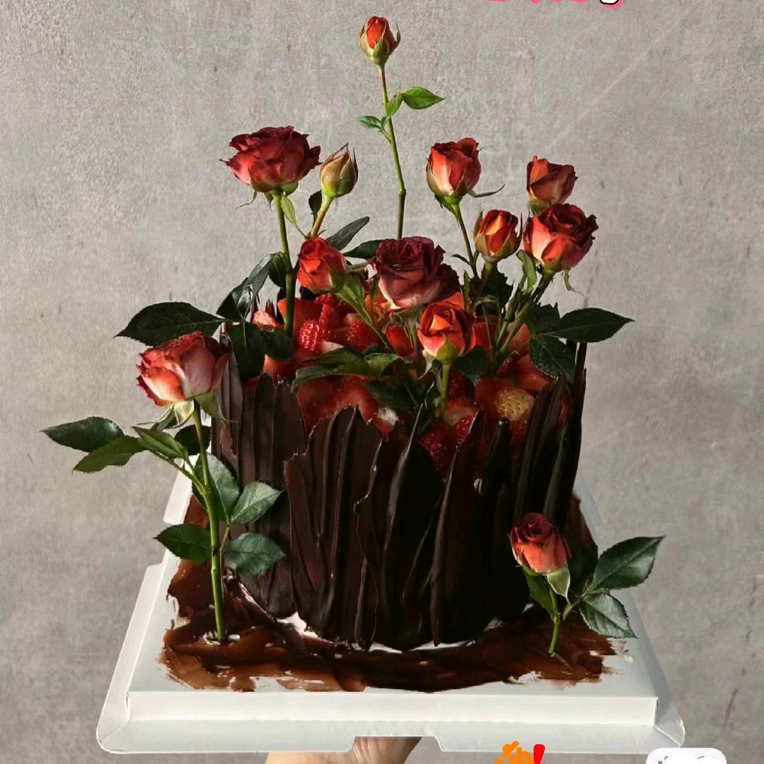 觅糖  爱做蛋糕不爱吃😘