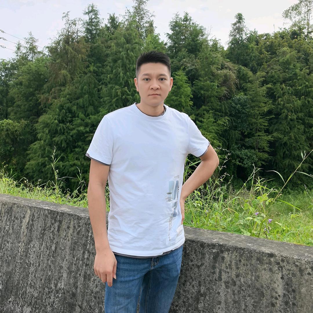 阿中（阿龙助理）