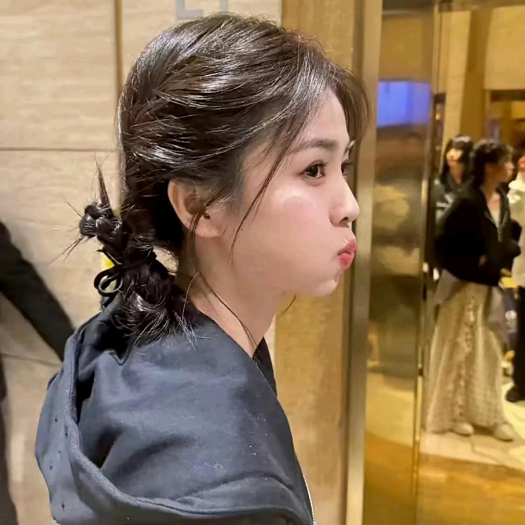 欢余鹿^头像