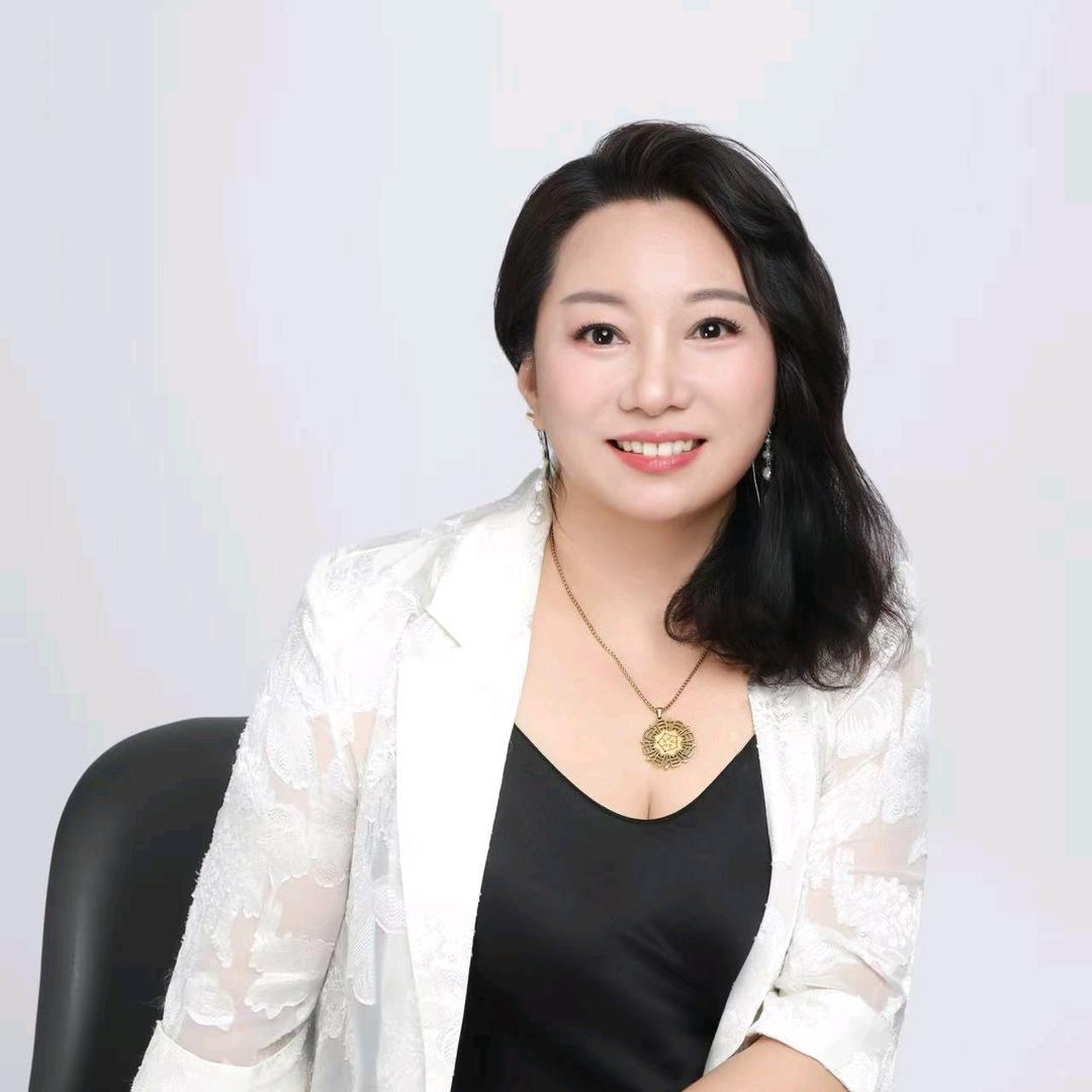 爱上中灸的何佶瀛