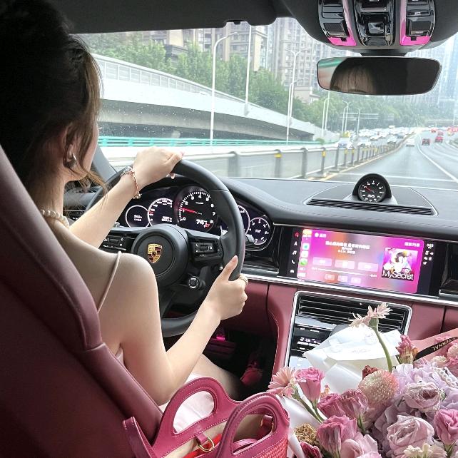 漂亮女装
