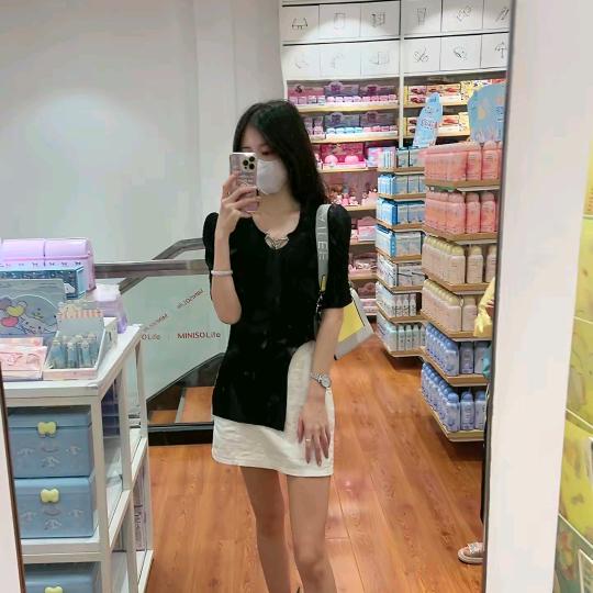 爱看球的小叶子