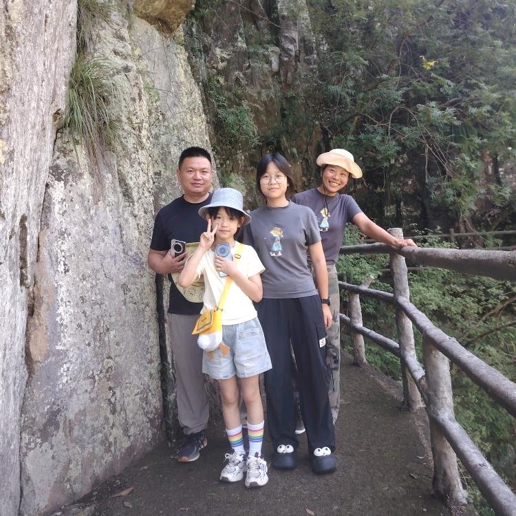 极乐归舟郭双双