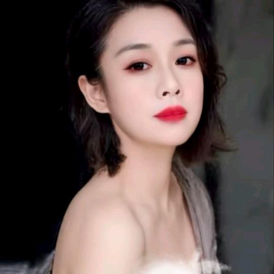 华