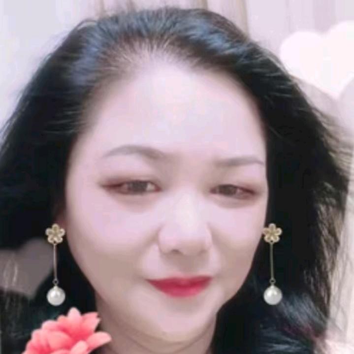 慧萍 😊😊(晚上6点开播)