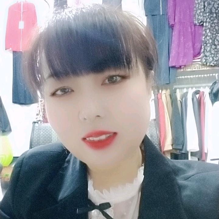 文庙市场南一巷东边《贵足女人男装女装店