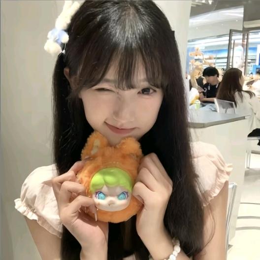 莉莉ð