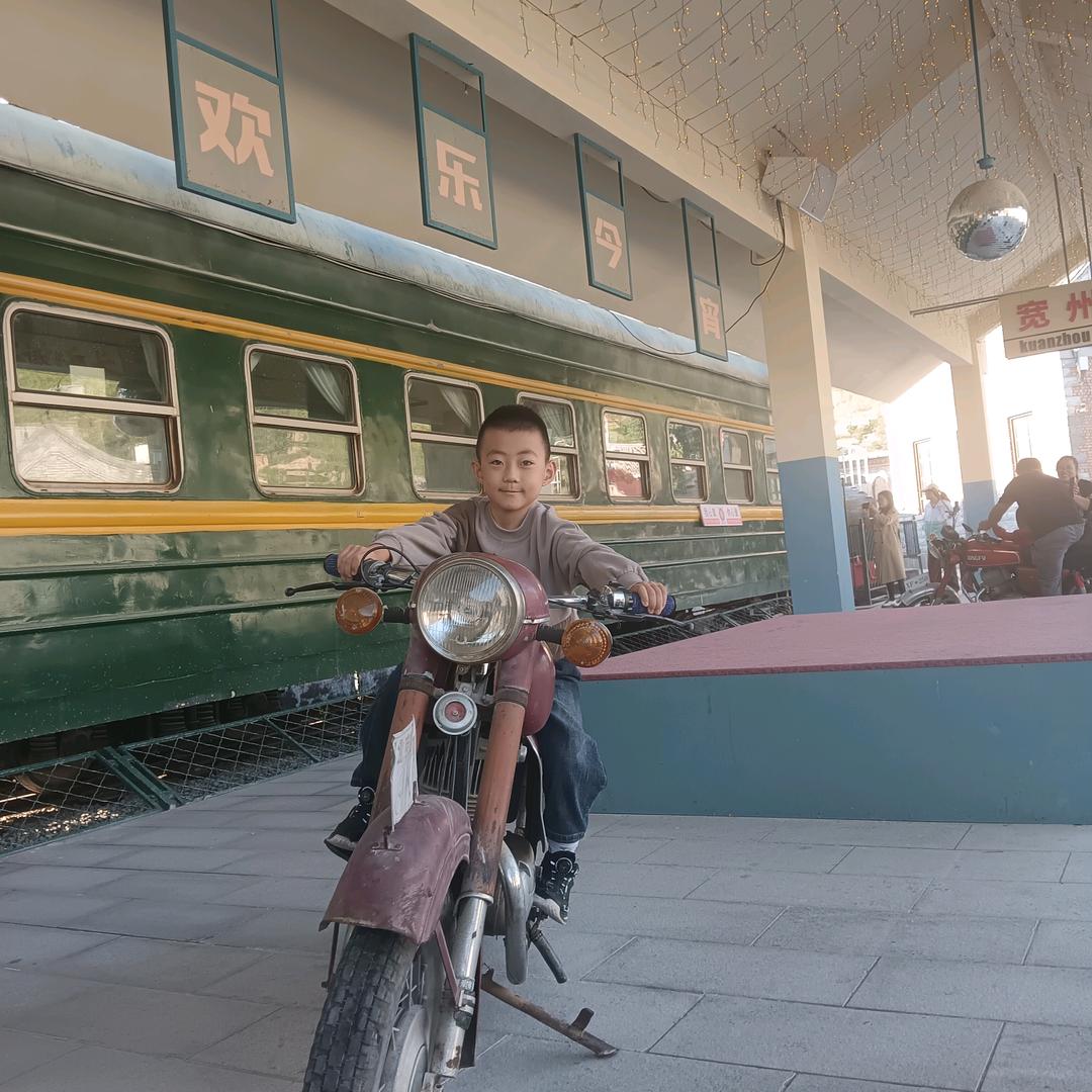 (ง •̀_•́)ง