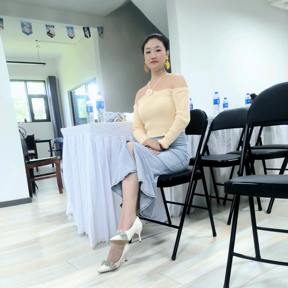 身高160的穿搭少妇小娟