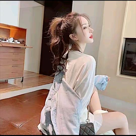 黄加蓝lora，穿搭分享