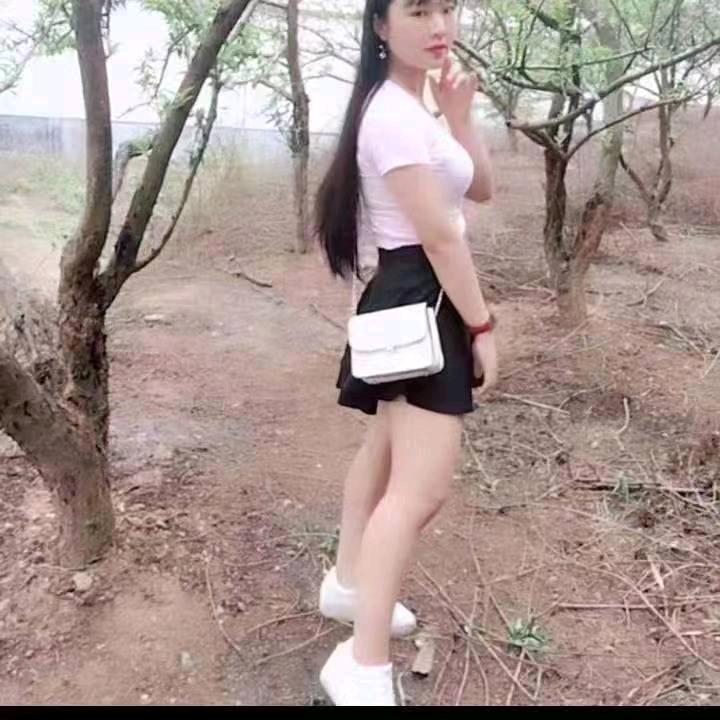 ，早知道你会把我抛弃，我何苦那么爱你？