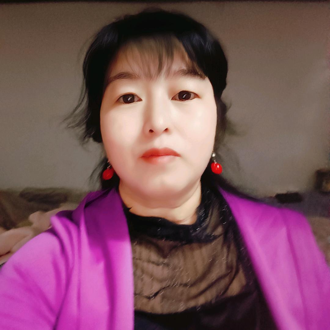 冷冰爱吃冰淇淋