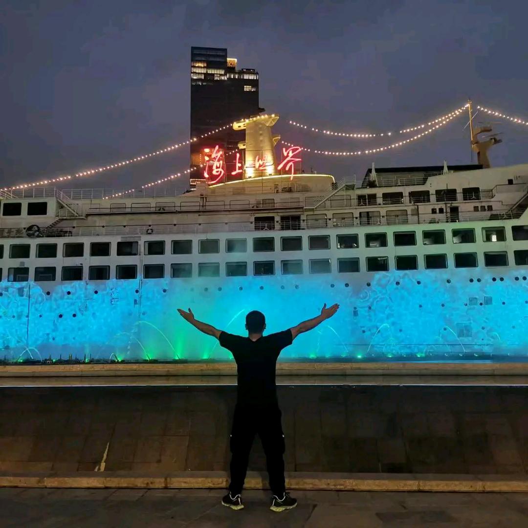 🇨🇳夜空一枚瓜🇨🇳