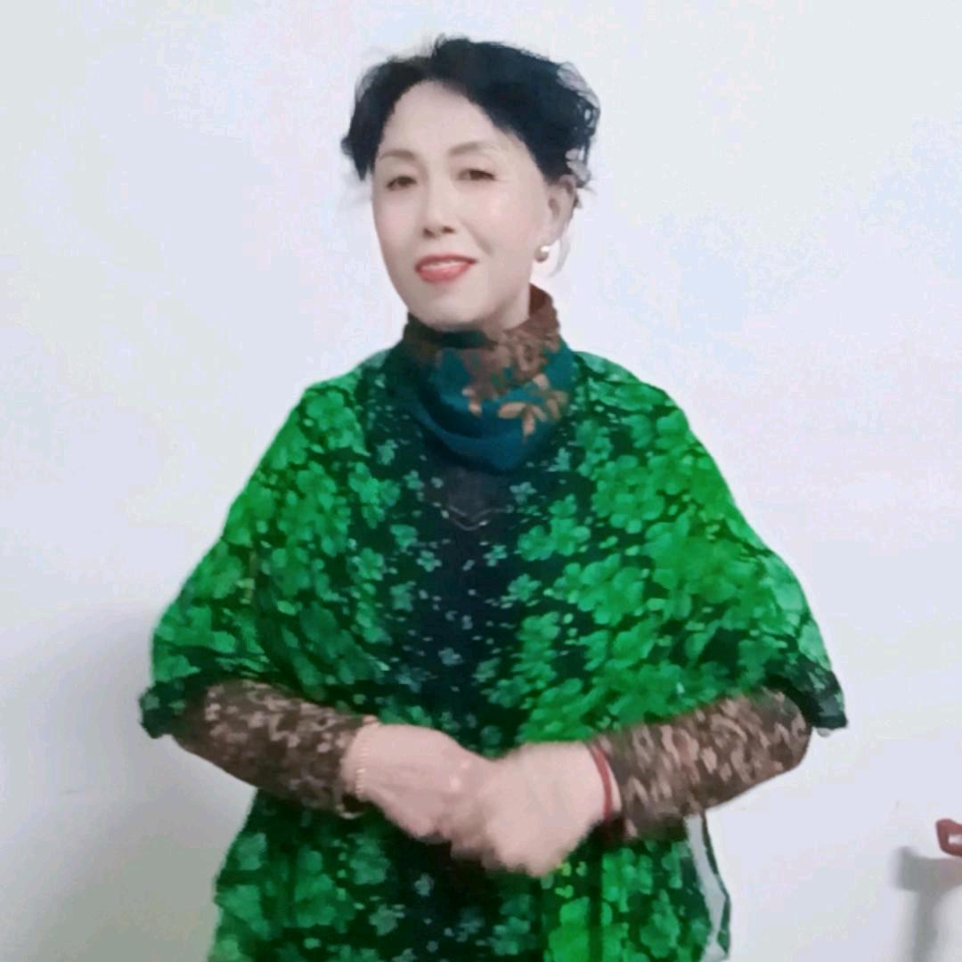 春䁔花开