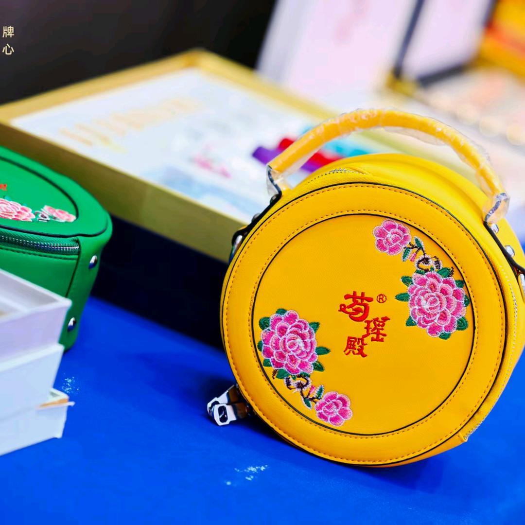 筋骨养护芍瑶殿瓷杯气灸香道馆