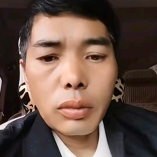 孤单的我。