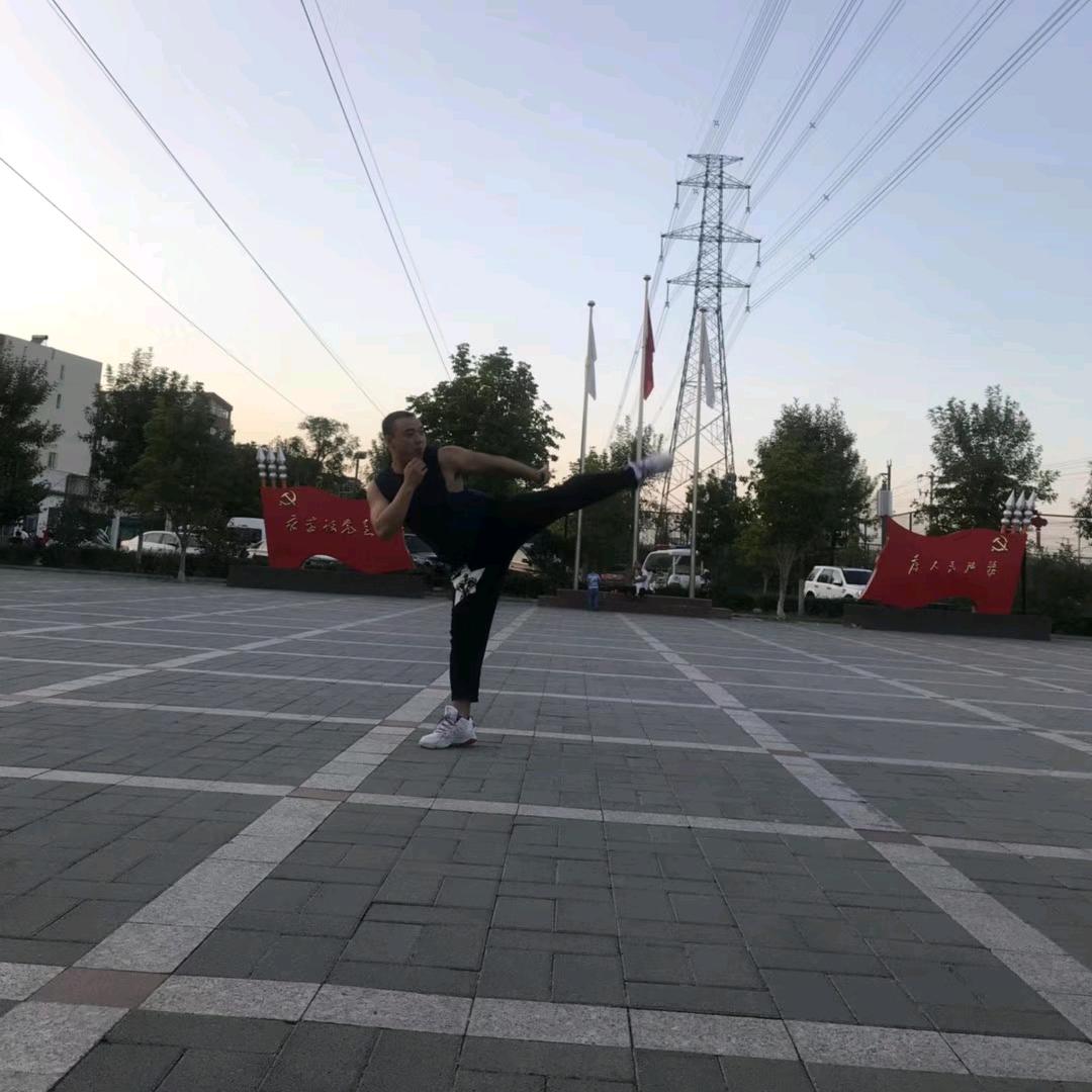 人间别久不成悲