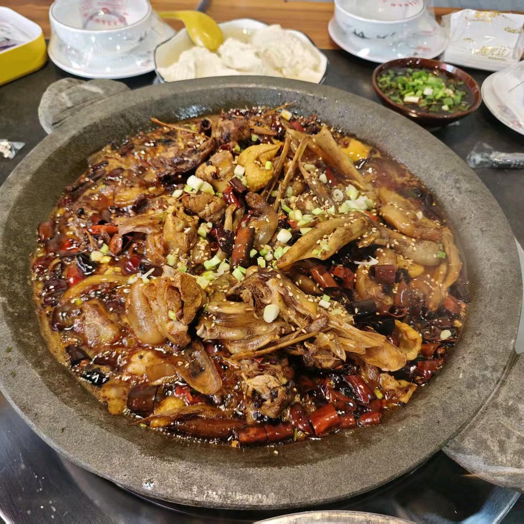 石锅鸭脑壳官方号
