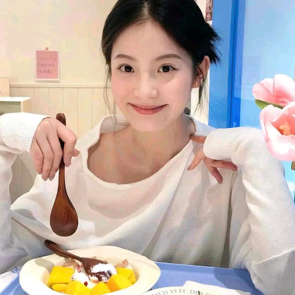 小张不生气.
