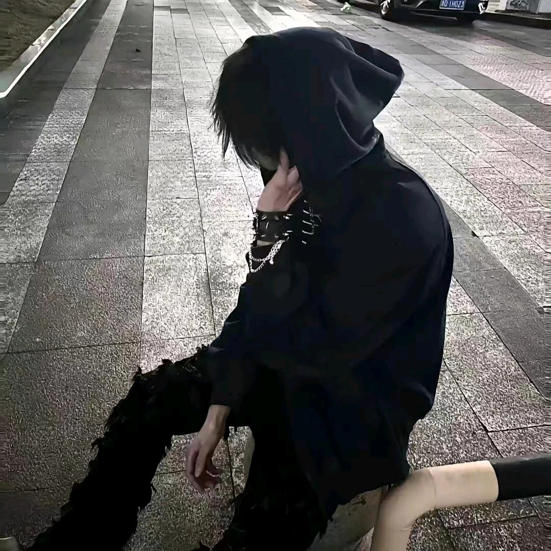 樱花树下的背影.