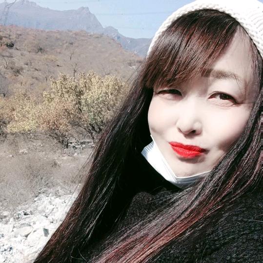 篱笆墙里的女人！