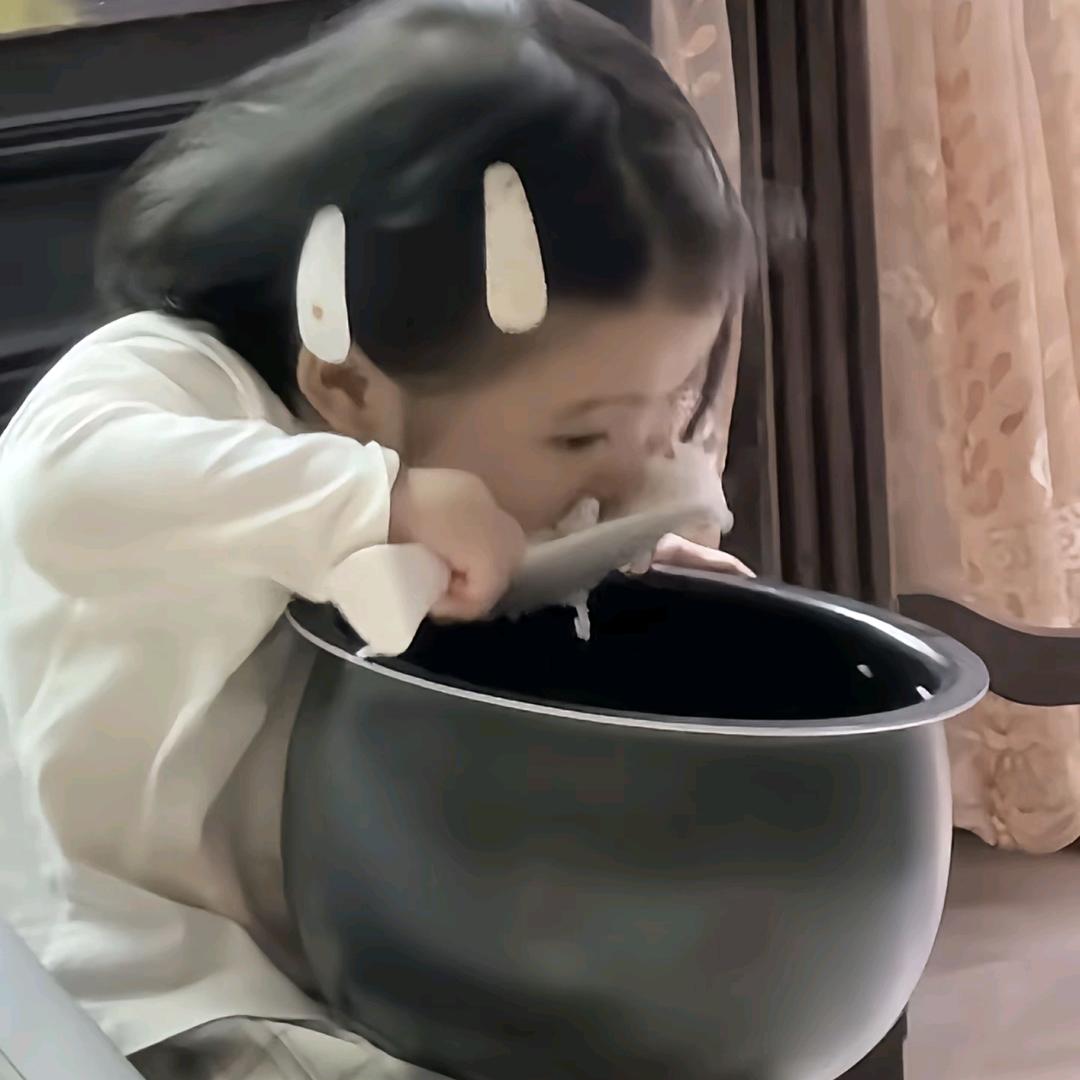 /•᷅•᷄\୭赵赵爱吃肉੧ᐛ੭