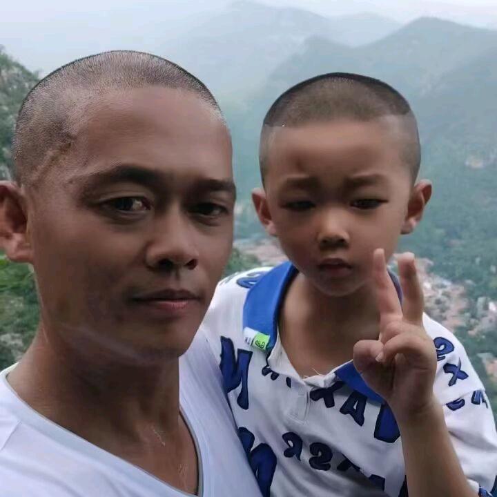 仨娃的爸