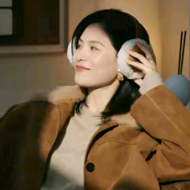 阿董小姐轻奢穿搭