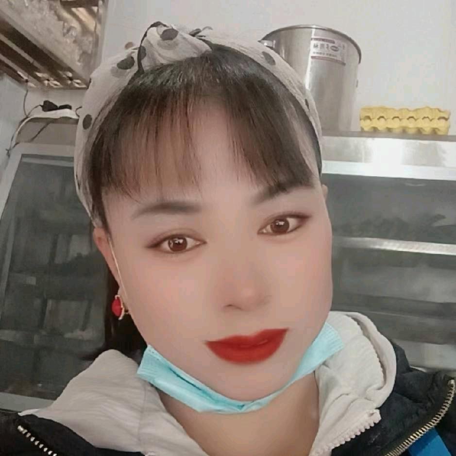 板栗妹。