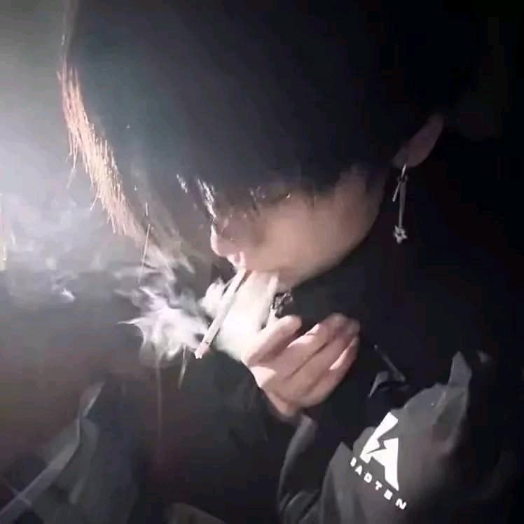 温柔坚韧白梦悠头像