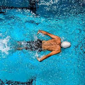 沙钢宾馆游泳韩教练