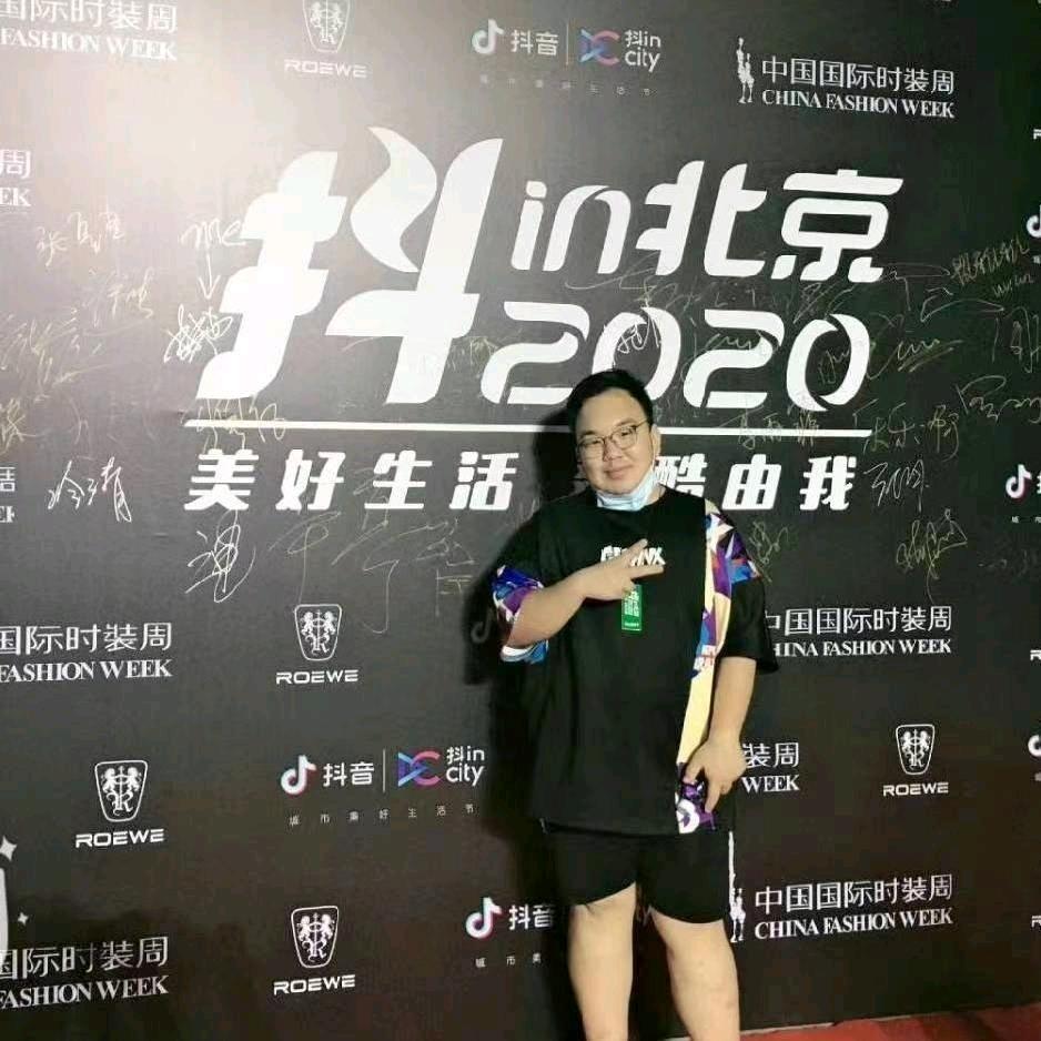 太原小胖玩yoyo@抖音