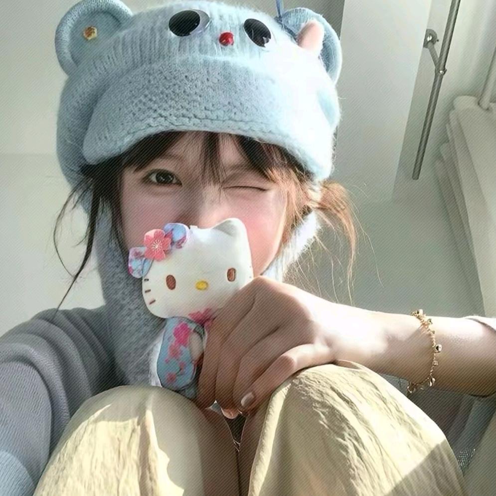 性感冷艳小蟑螂