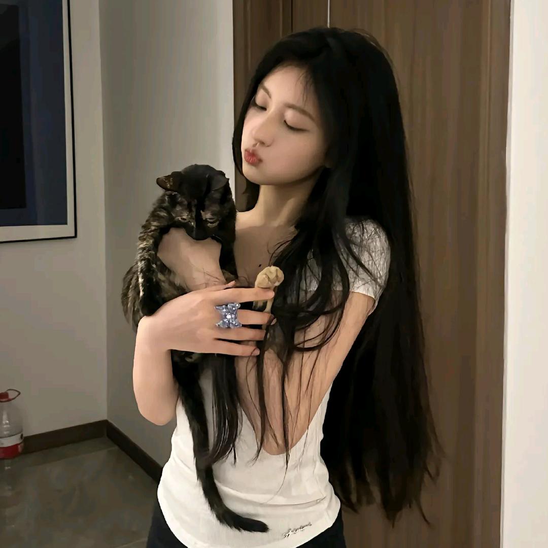 ♔