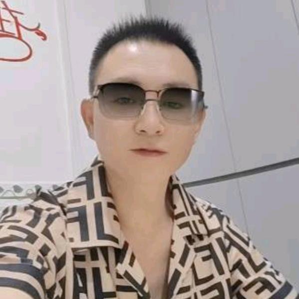 强子哥