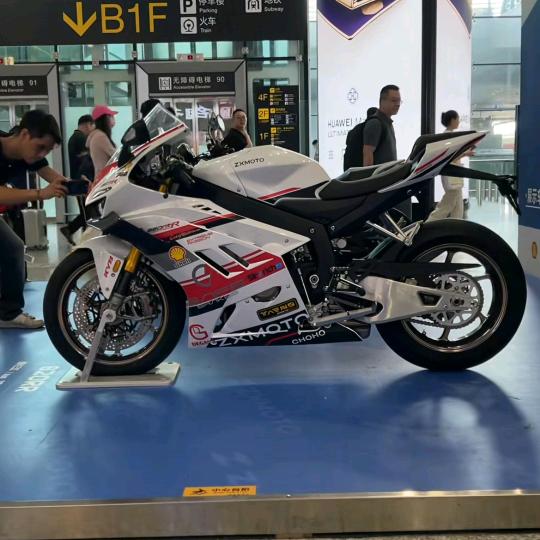 ZX 820 RR-R📷