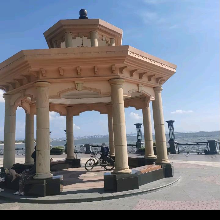 阳光小伙