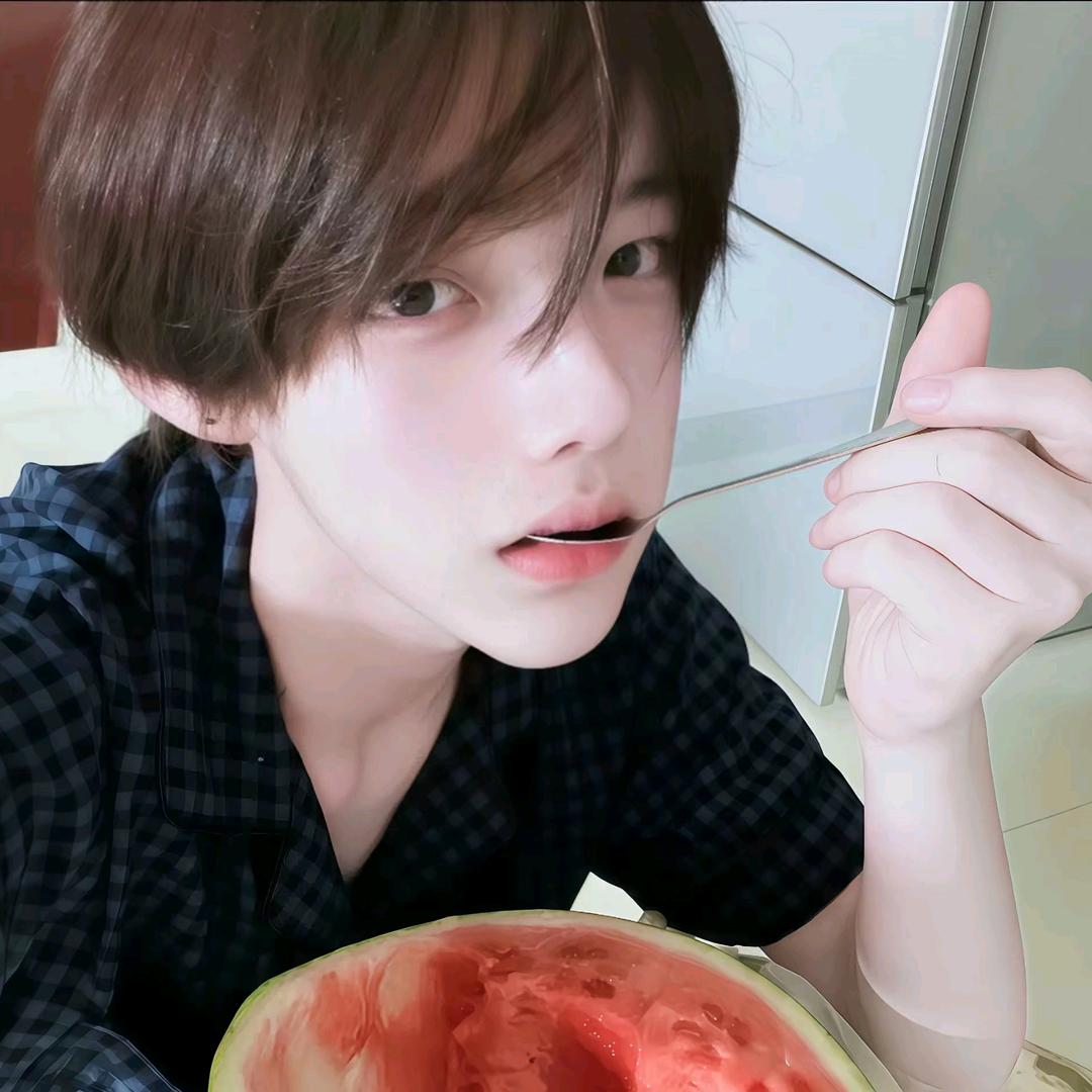 @你灰色的瞳孔