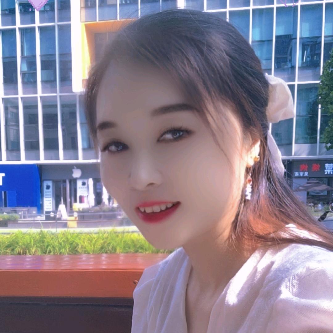 甜甜走来💋💋