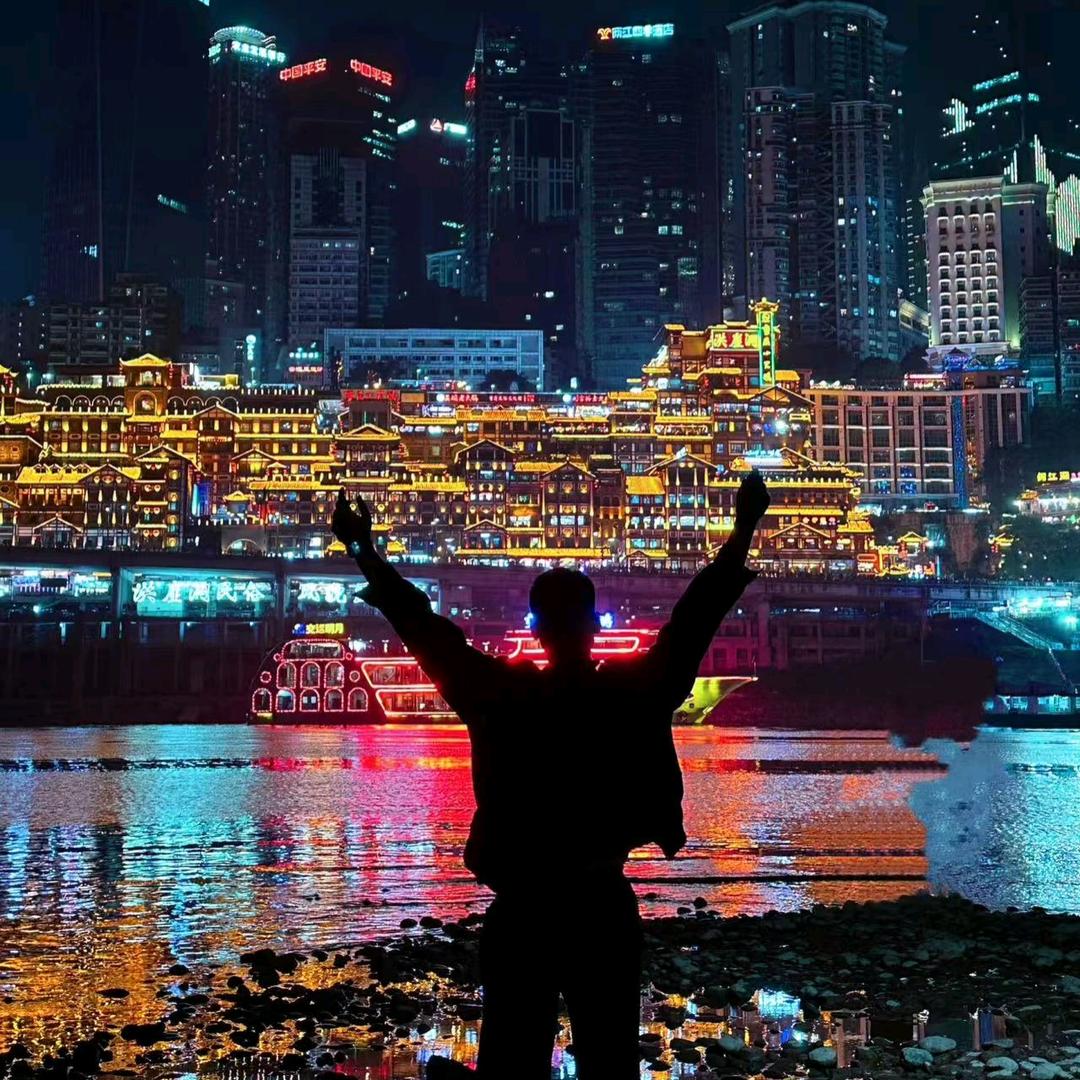 皓在林间
